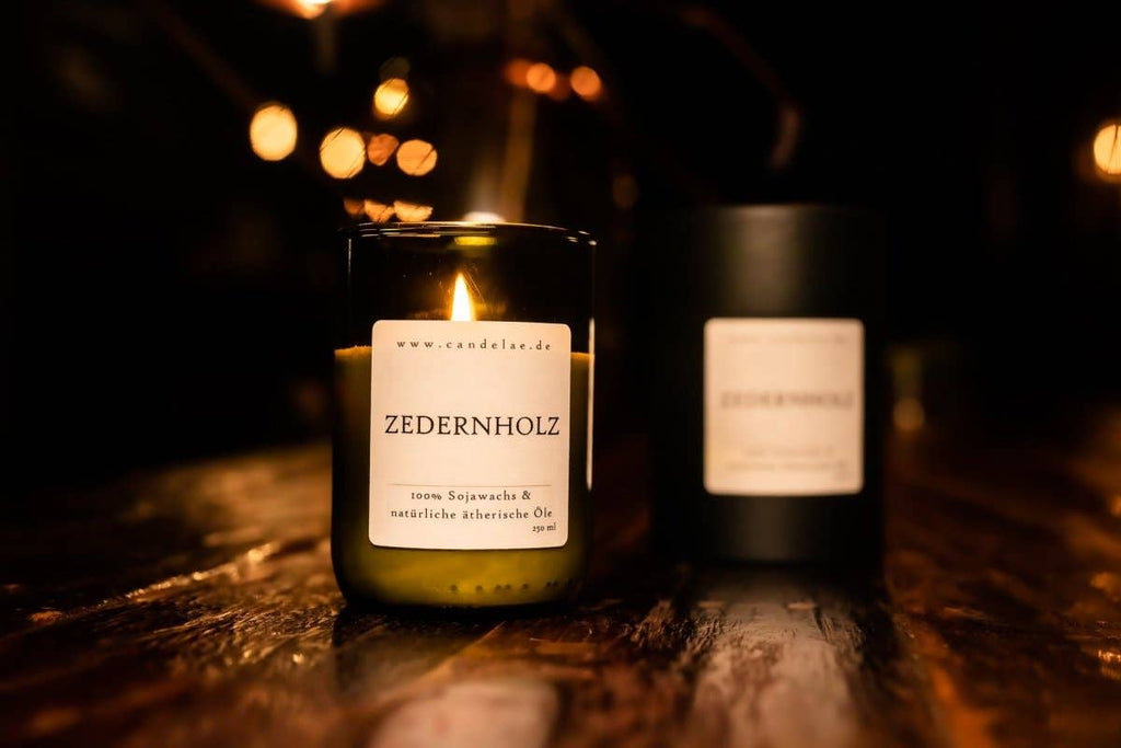 Cedarwood – Soy wax scented candle with a calming, woody aroma for relaxing moments